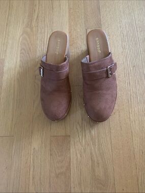BAMBOO Women's Tan Suede Buckle Clog Mules